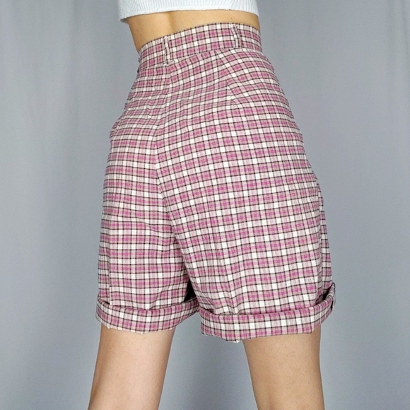 SOLD 90’s pink plaid trouser shorts - Picture 2 of 4